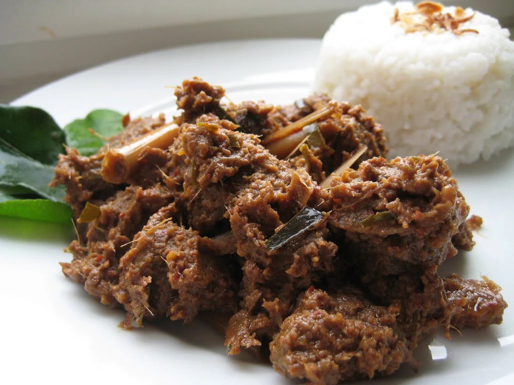 Rendang daging sapi masakan empuk
