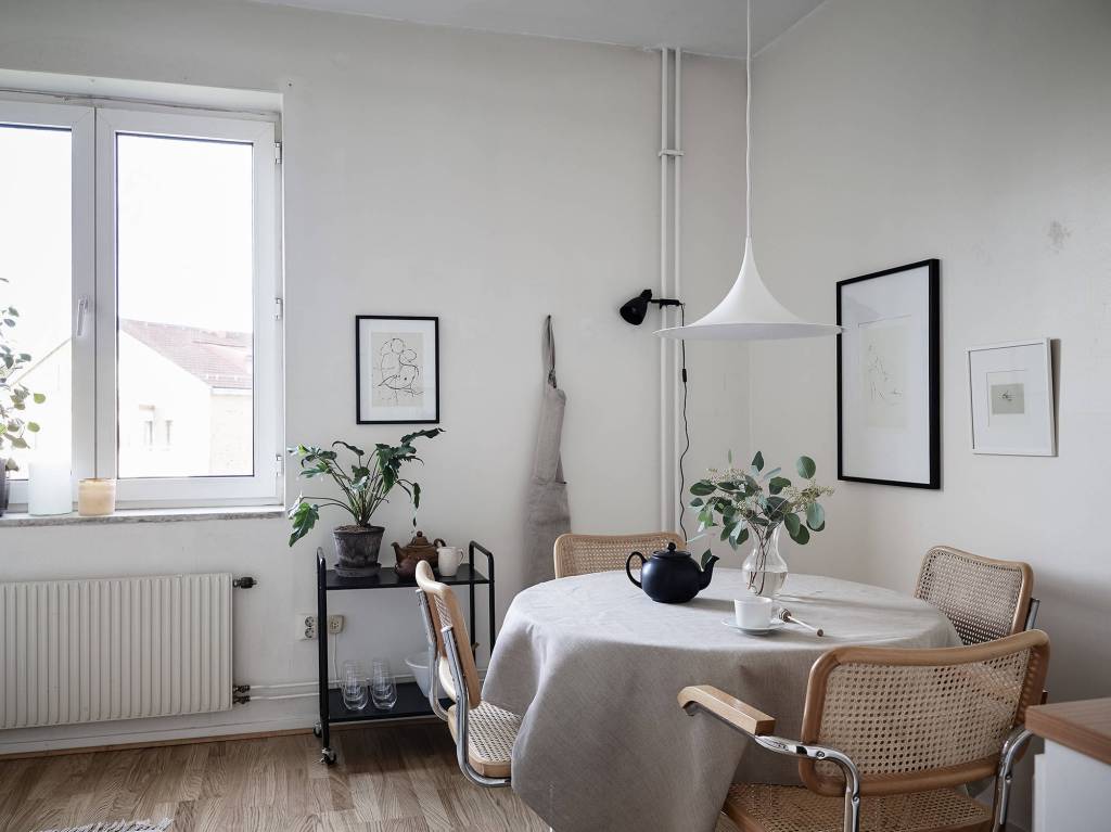 Cozy home with a vintage touch - via Coco Lapine Design blog