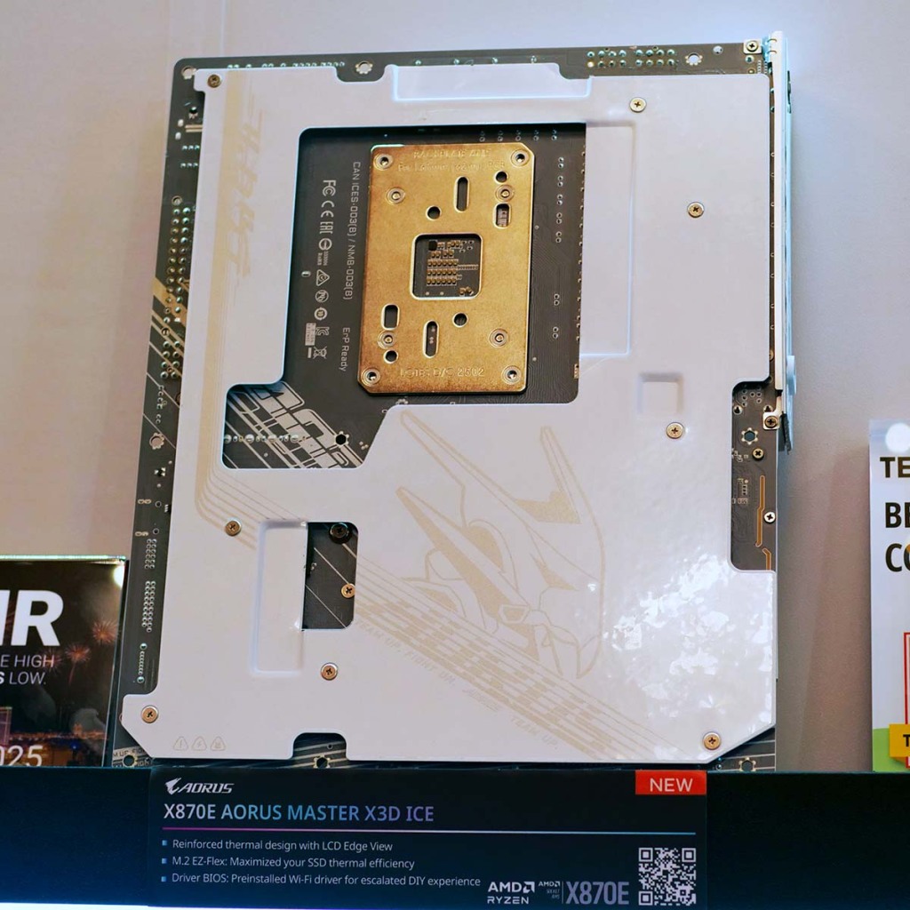 Cartes mères Gigabyte X870E AORUS X3D : tout savoir sur la gamme AM5 boostée à l’IA 12 X870E AORUS MASTER X3D ICE 03 computex 2025