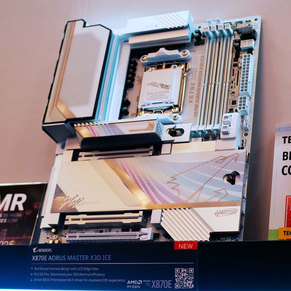 Cartes mères Gigabyte X870E AORUS X3D : tout savoir sur la gamme AM5 boostée à l’IA 10 X870E AORUS MASTER X3D ICE 04 computex 2025