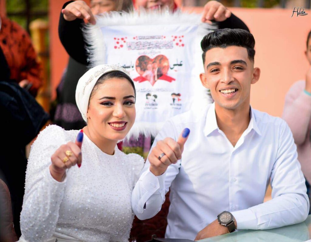 ألف مبروووك للعروسين ألف مبروووك للعروسين