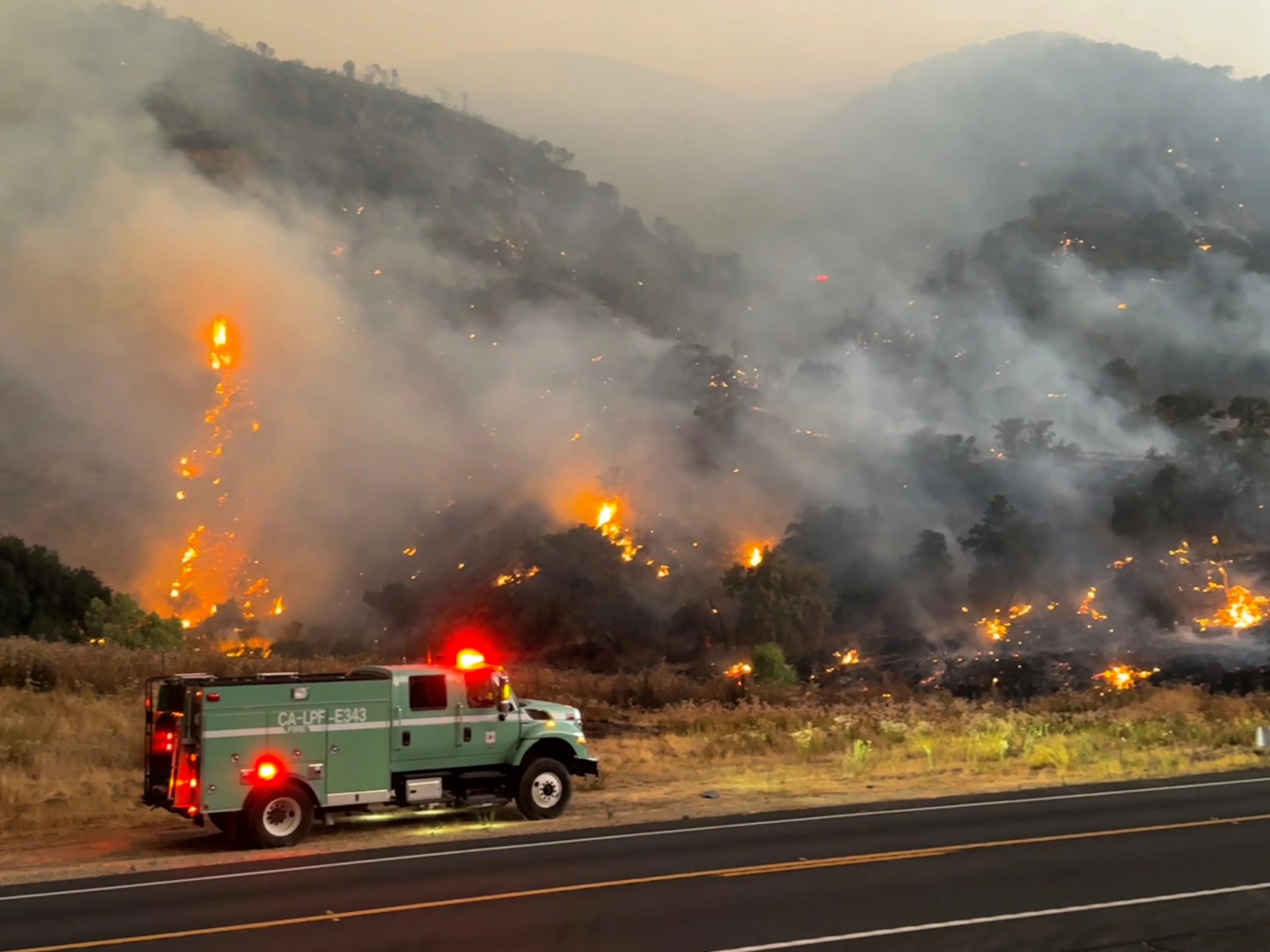 Gifford Fire destroys 65,000 acres as high wind warnings raise fears California blaze could grow Gifford Fire destroys 65,000 acres as high wind warnings raise fears California blaze could grow