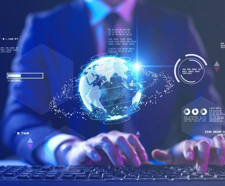 يؤكد 96 % من المتخصصين ضرورة الإشراف البشري في حين يدعو 79 % إلى تشريعات جديدة تعزز الشفافية والخصوصية والمساءلة (شاترستوك)