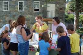 9-05 Pawtucket - Kids at PF table