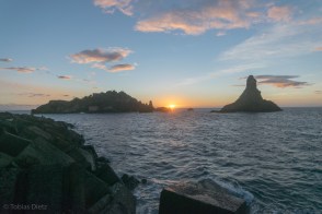 Sonnenaufgang hinter den Zyklopeninseln