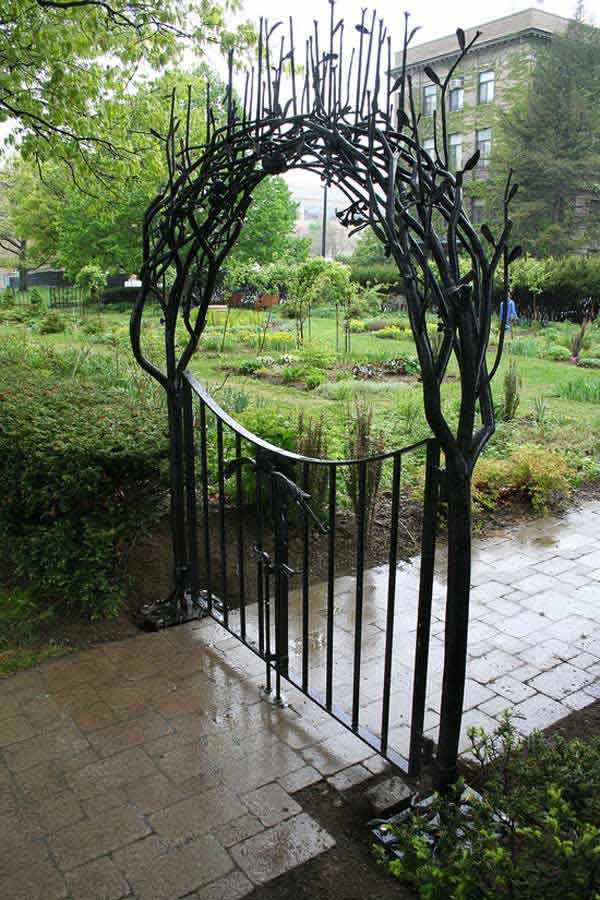 22 Insanely Charming Garden Gate DIY Projects Protecting Greenery in Style