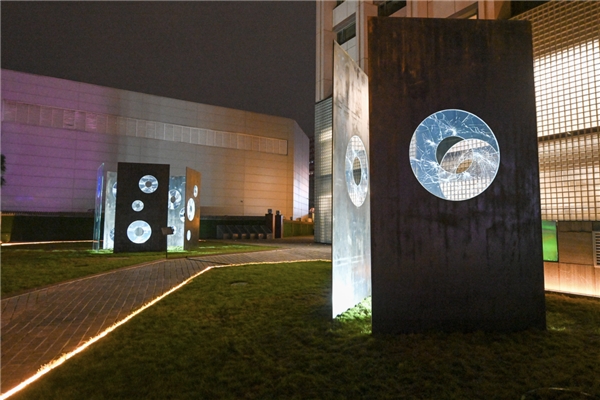 《黑光》_HARMAY 話梅&艺术家赵赵 《黑光》_HARMAY 話梅&艺术家赵赵