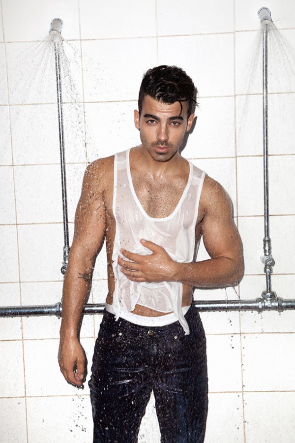 rs_634x951-161020064856-634-joe-jonas-notion-2-102016