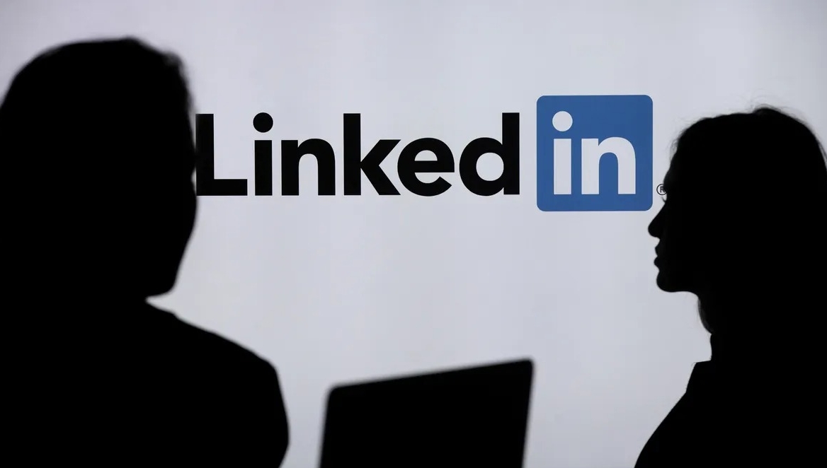 How Many Recruiters Use LinkedIn in 2025? (New Stats)