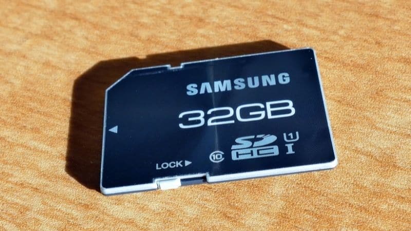 Does Dollar General Sell SD Cards? A Complete 2025 Shopping Guide