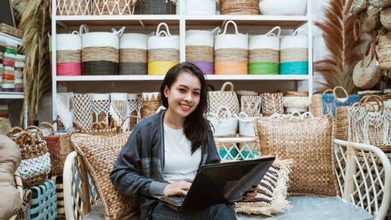 The Ultimate Guide to Hobby Lobby Restocking: A Shopping Expert‘s Inside Look at Cards, Yarn, and More