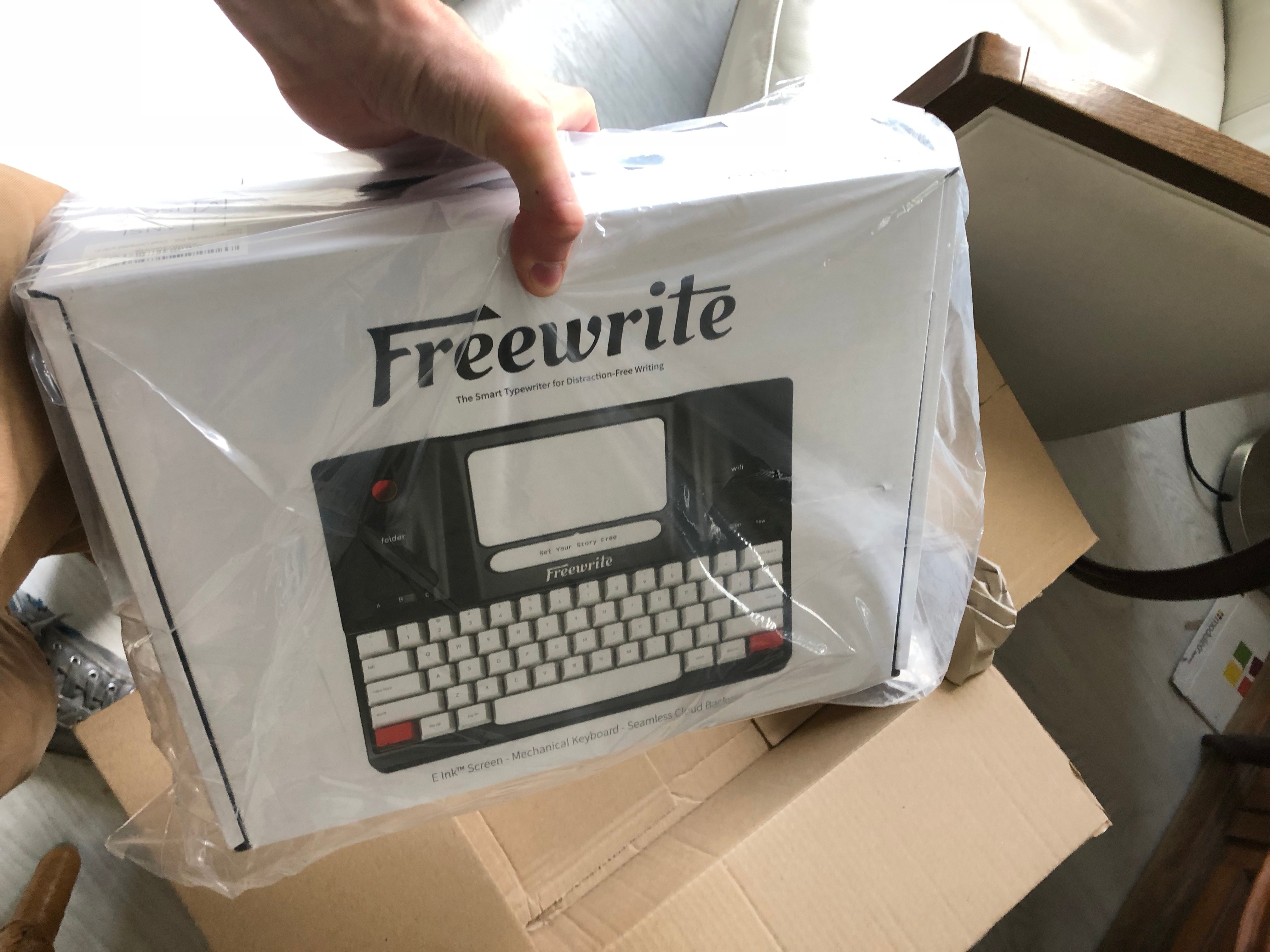Freewrite utilisée pour rédiger un premier brouillon sans navigateur