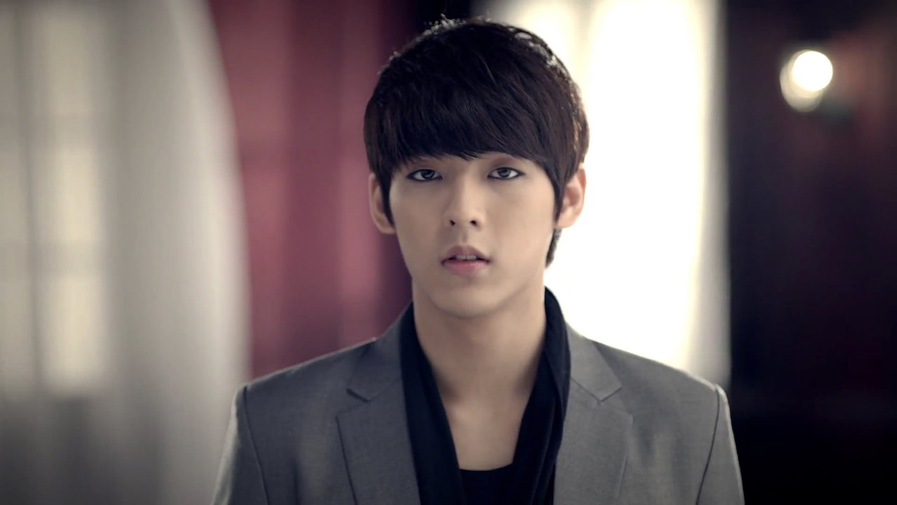 1, btob's youngest member held an instagram live to … BTOBâ€™s Minhyuk: â€œMy Friends Call Me the Holiday Starâ€ | Soompi