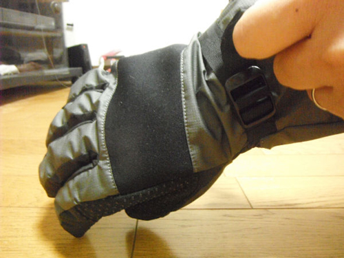 ヘリテイジ「GORE-TEX®ウォータープルーフ オーバーグローブ」について