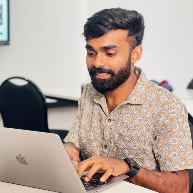 Shanila Dilnayan - Premium Vintage Design Gallery - Desktop