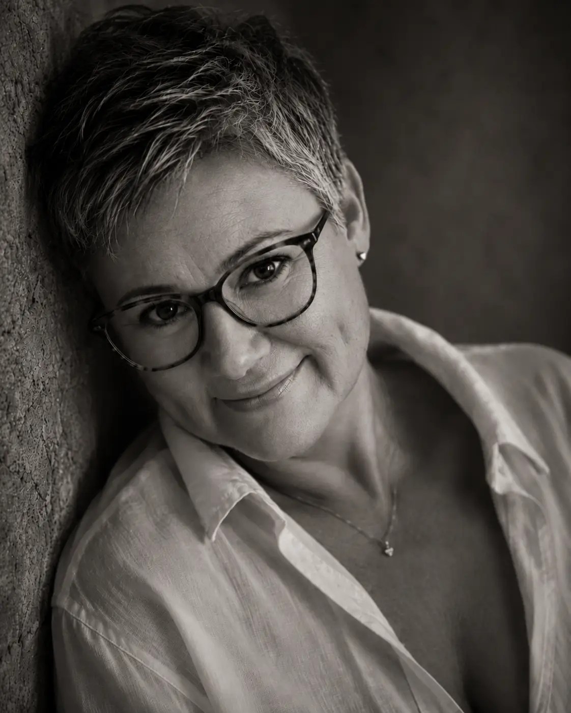 Shelly @100Things2Do.ca black and white headshot