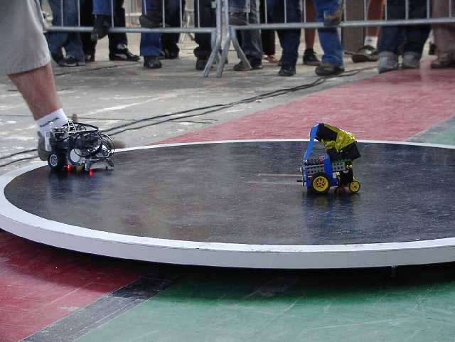 RoboCore_Robot_Sumo