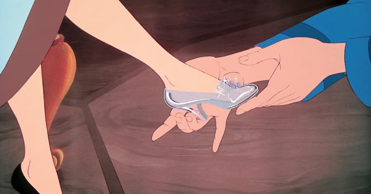 Why Are Women's Feet Getting Bigger as They Age? 🦶🤔 (2026)