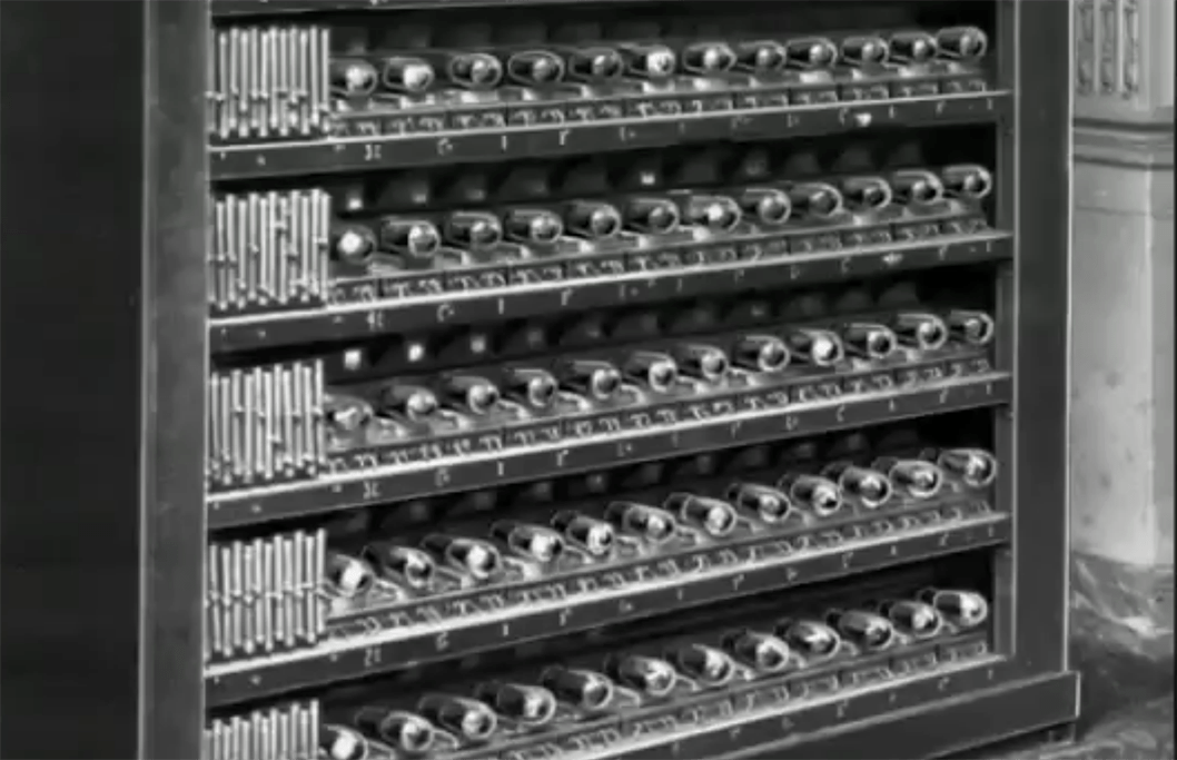 Multiple vacuum tubes of the Orgue Des Ondes