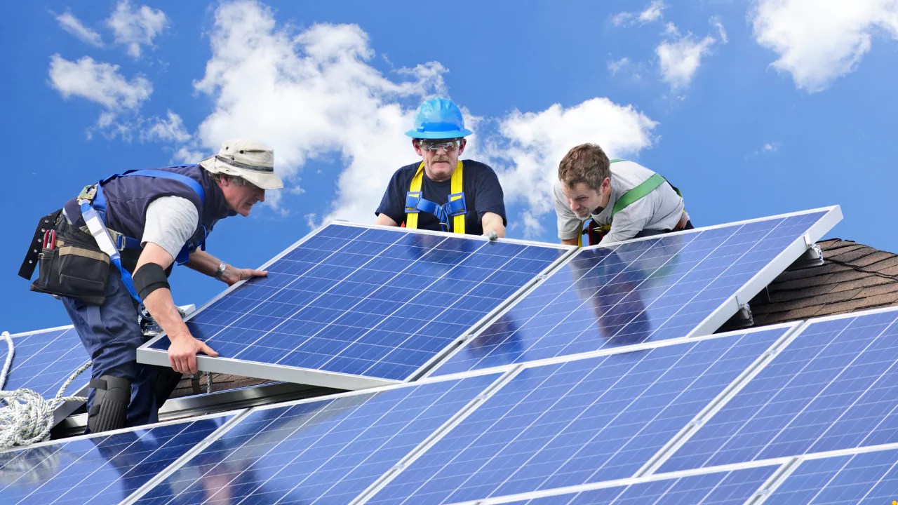 How Much Does a Solar Panel Cost