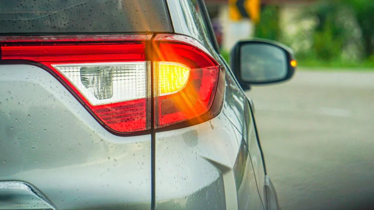 Turn Signal Blinking Fast In Car