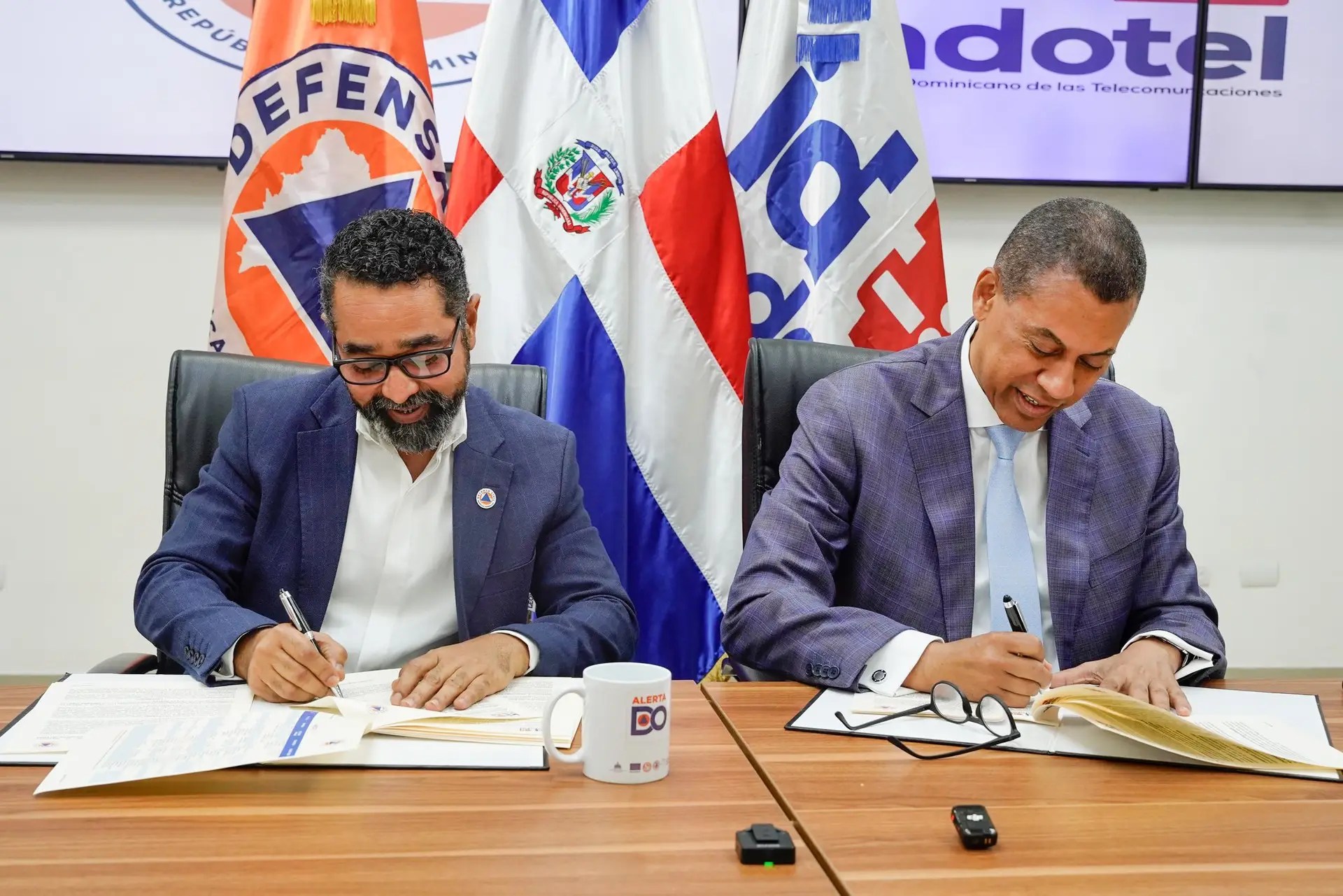 Indotel y Defensa Civil sellan alianza estratégica para robustecer la encargo de riesgos