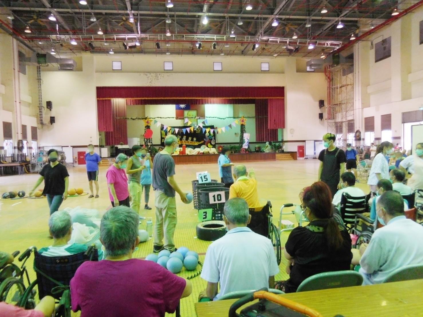 玉里醫院溪口精神護理之家慶祝中秋節 歡樂燃放 能量滿載 玉里醫院溪口精神護理之家慶祝中秋節 歡樂燃放 能量滿載