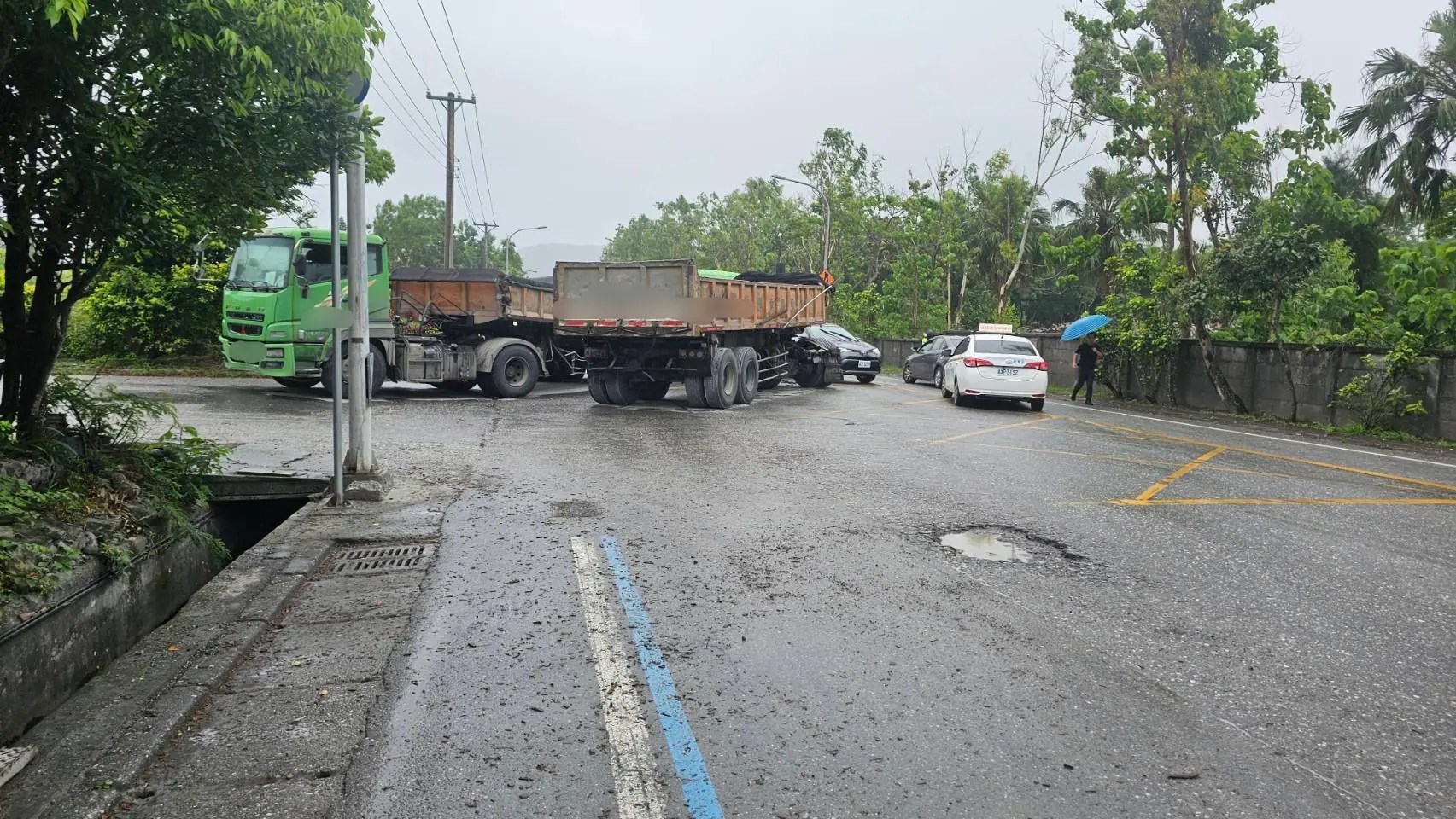 三車路口擦撞造成交通受阻　 吉安警方即刻處置恢復通行安全