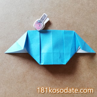 折り紙でソファーの折り方！1枚で簡単な立体のドールハウスの家具 | 私