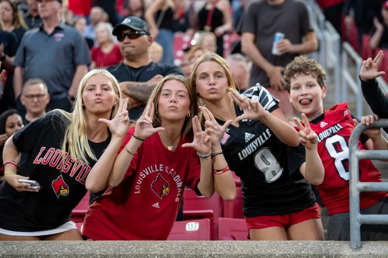 R Louisville Hits 1 000 R Louisville - Best Nature Backgrounds in Mobile