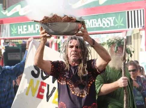 Welcome to Country at Mardi Grass © Mark Anning photo 2021