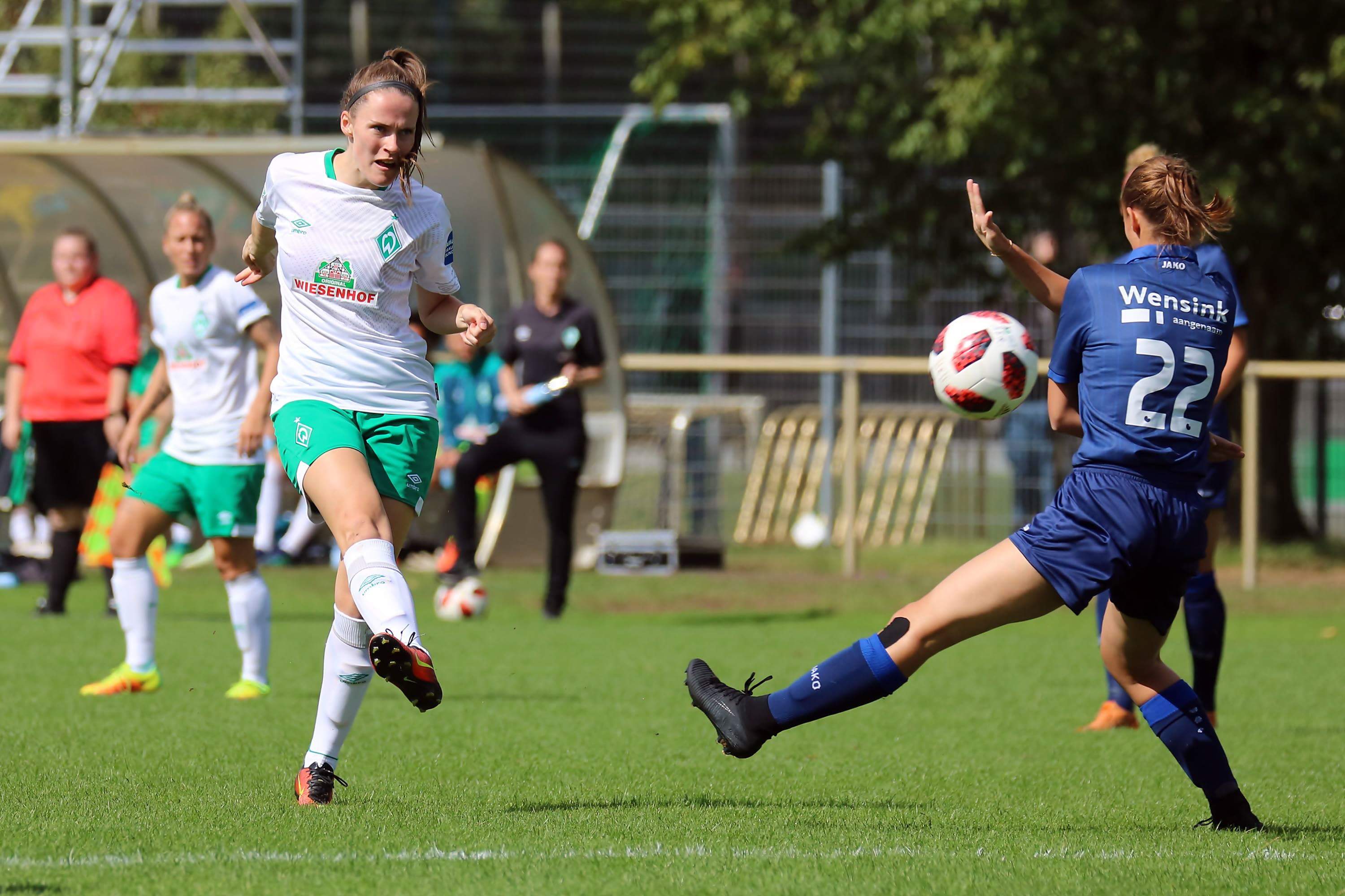 received_1319846814817164