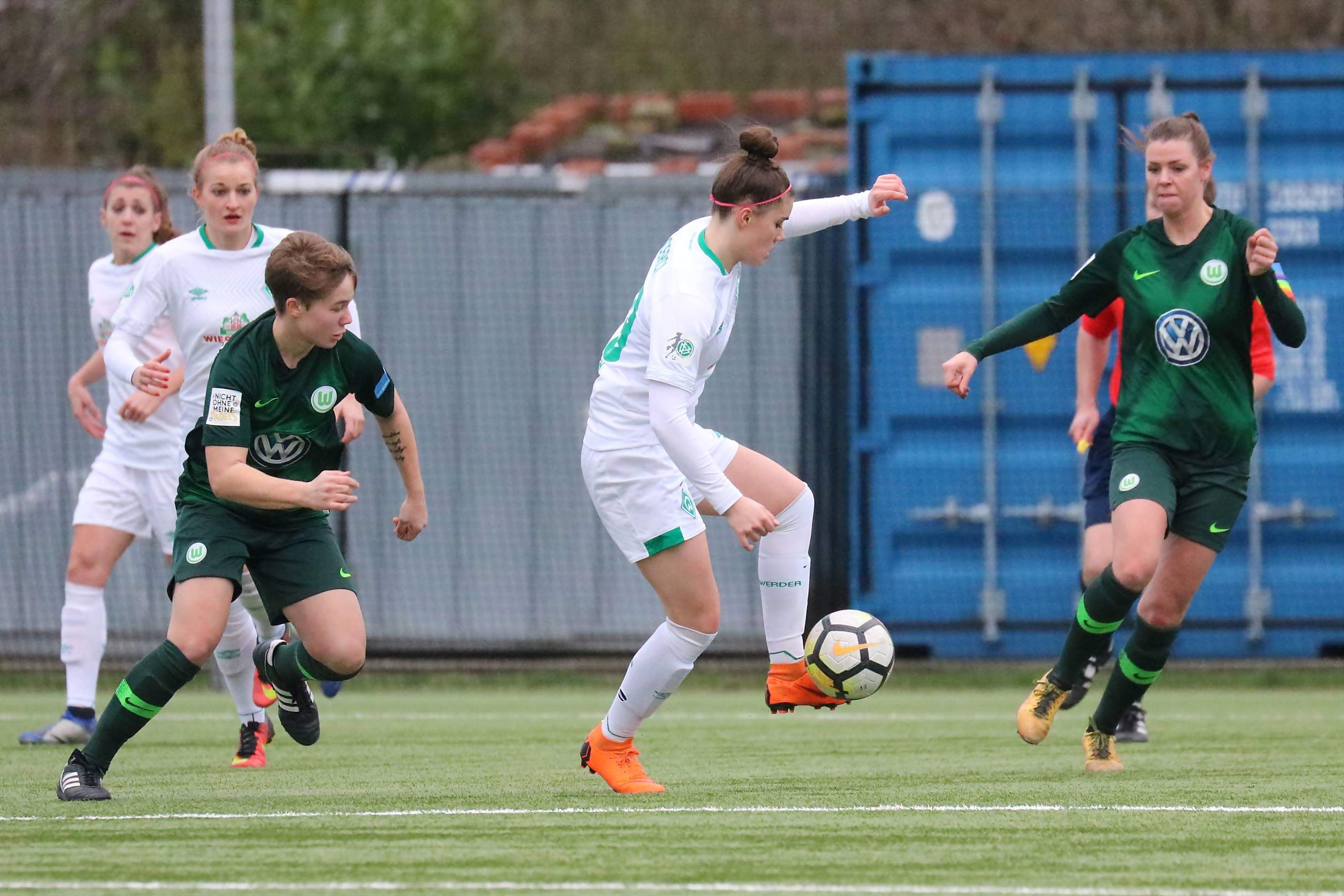 received_1516663398478476