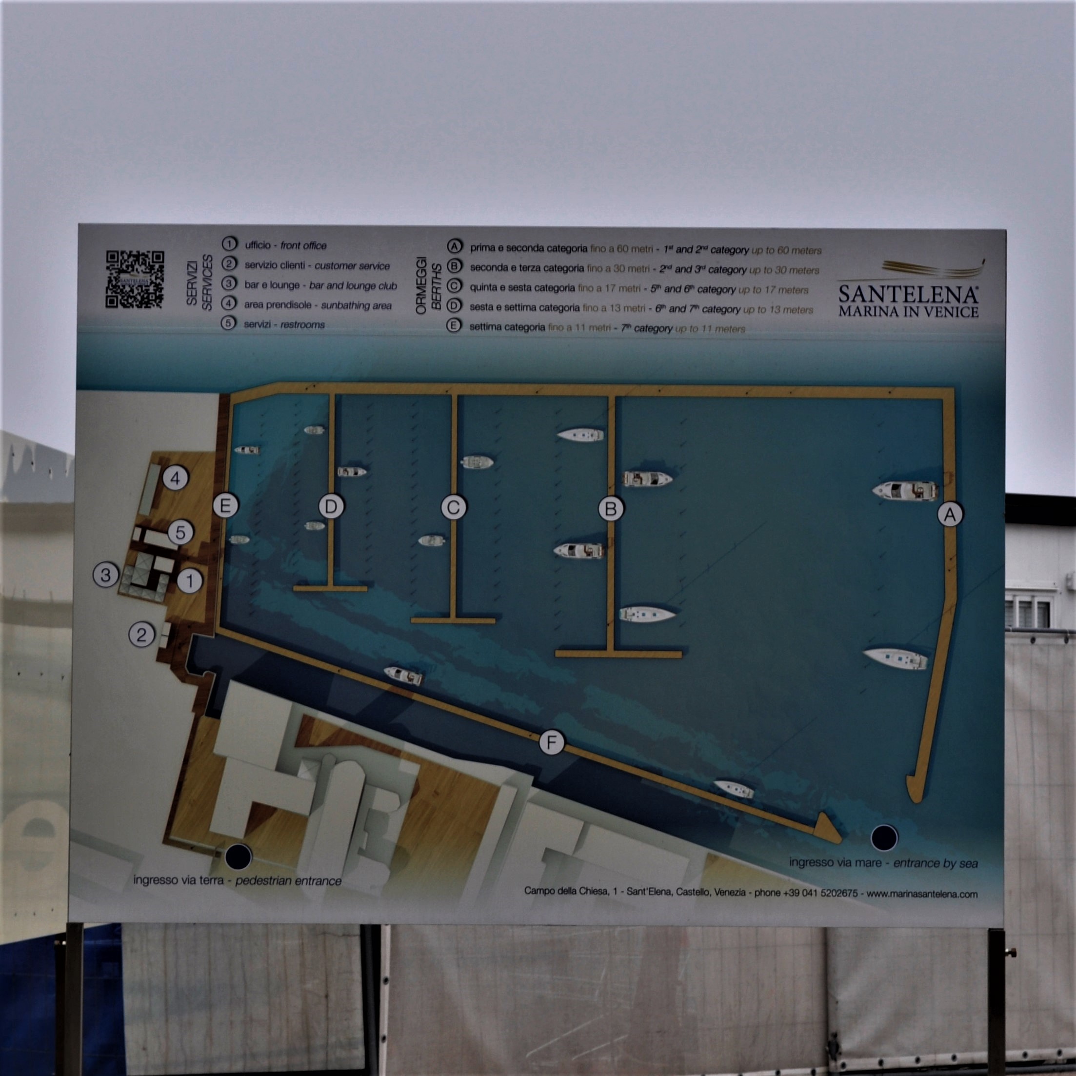 (12-11-17)Cartello ingresso con mappa percorsi