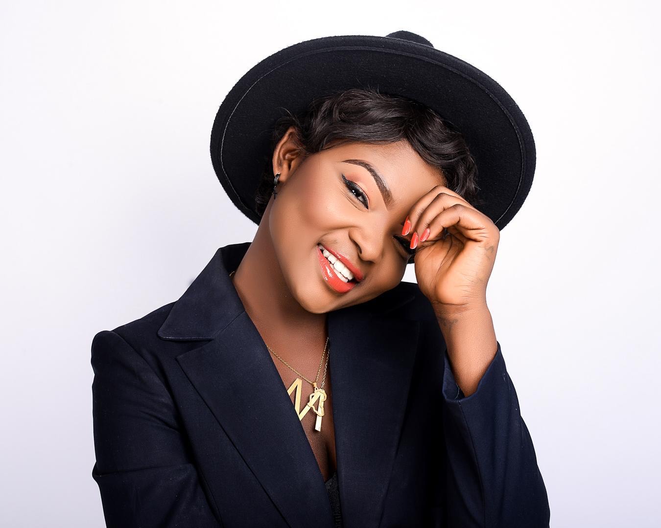 Maa Adwoa – Fine Boy