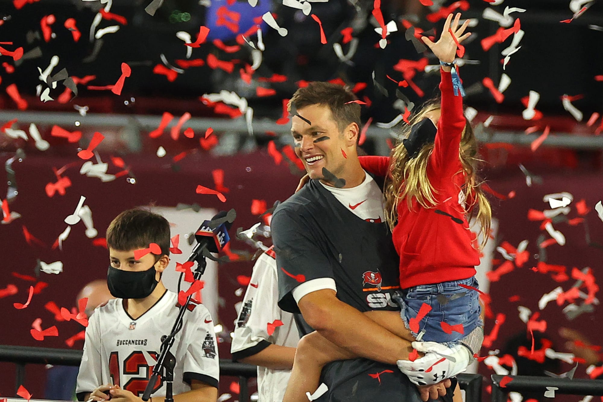 Tom Brady wishes he was with his kids more
