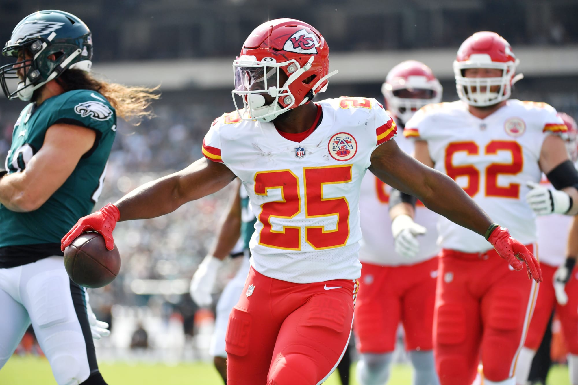 Chiefs give great update on Clyde Edwards-Helaire...