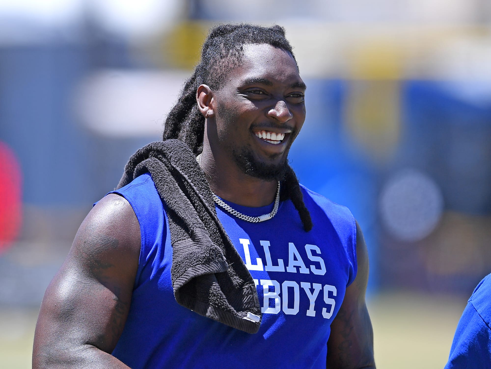 Cowboys' DeMarcus Lawrence powers through injury...