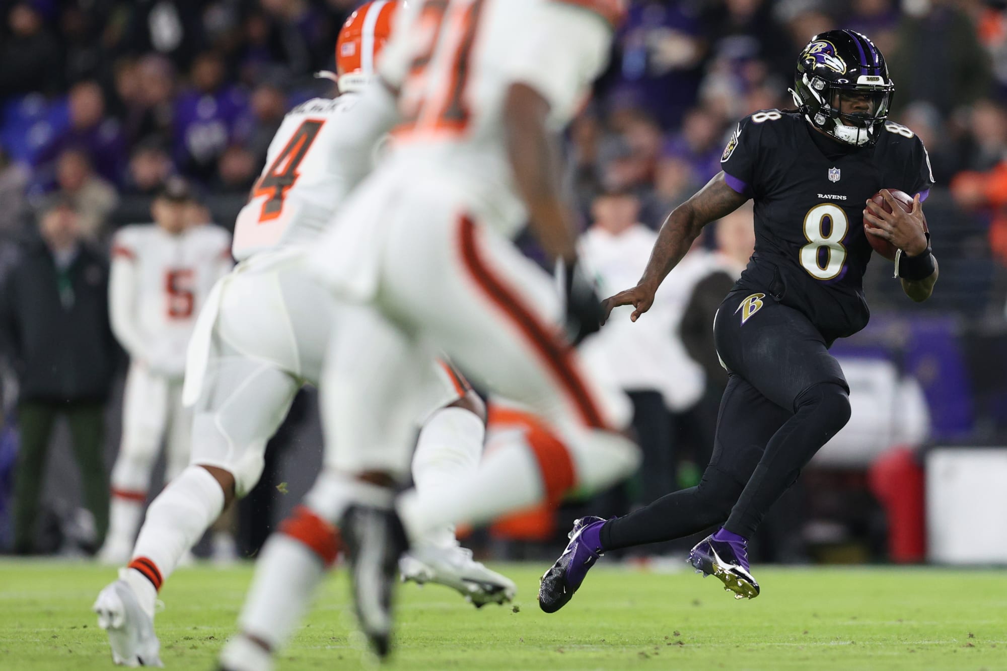 Lamar Jackson brags no one has ever caught him in...