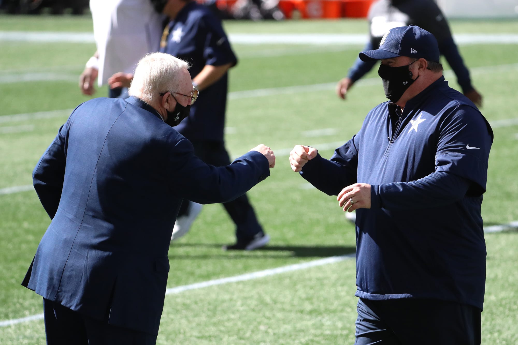 Mike McCarthy and Jerry Jones urge fans to pack...