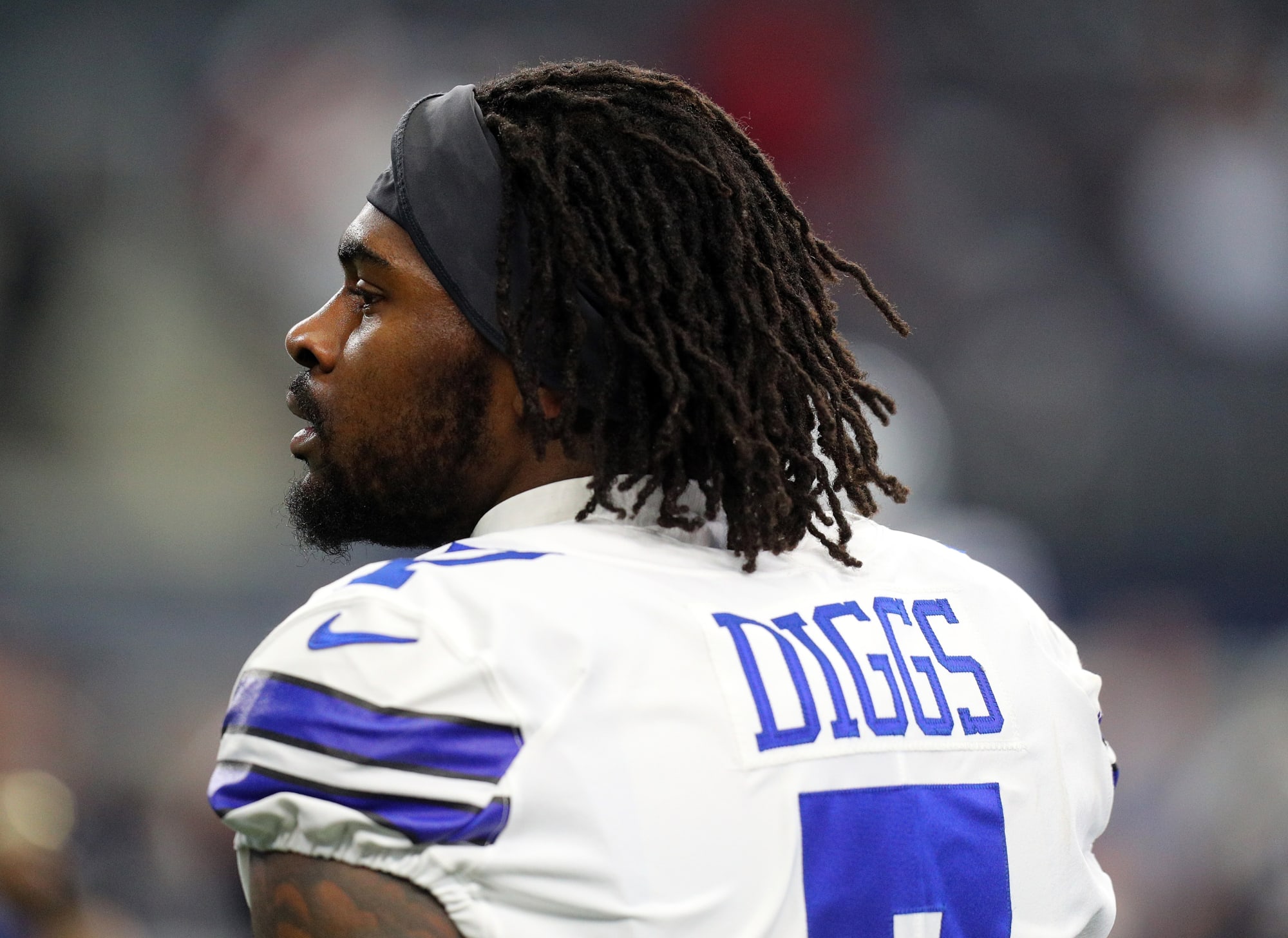 Refs miss dirty Jauan Jennings hit on Cowboys'...