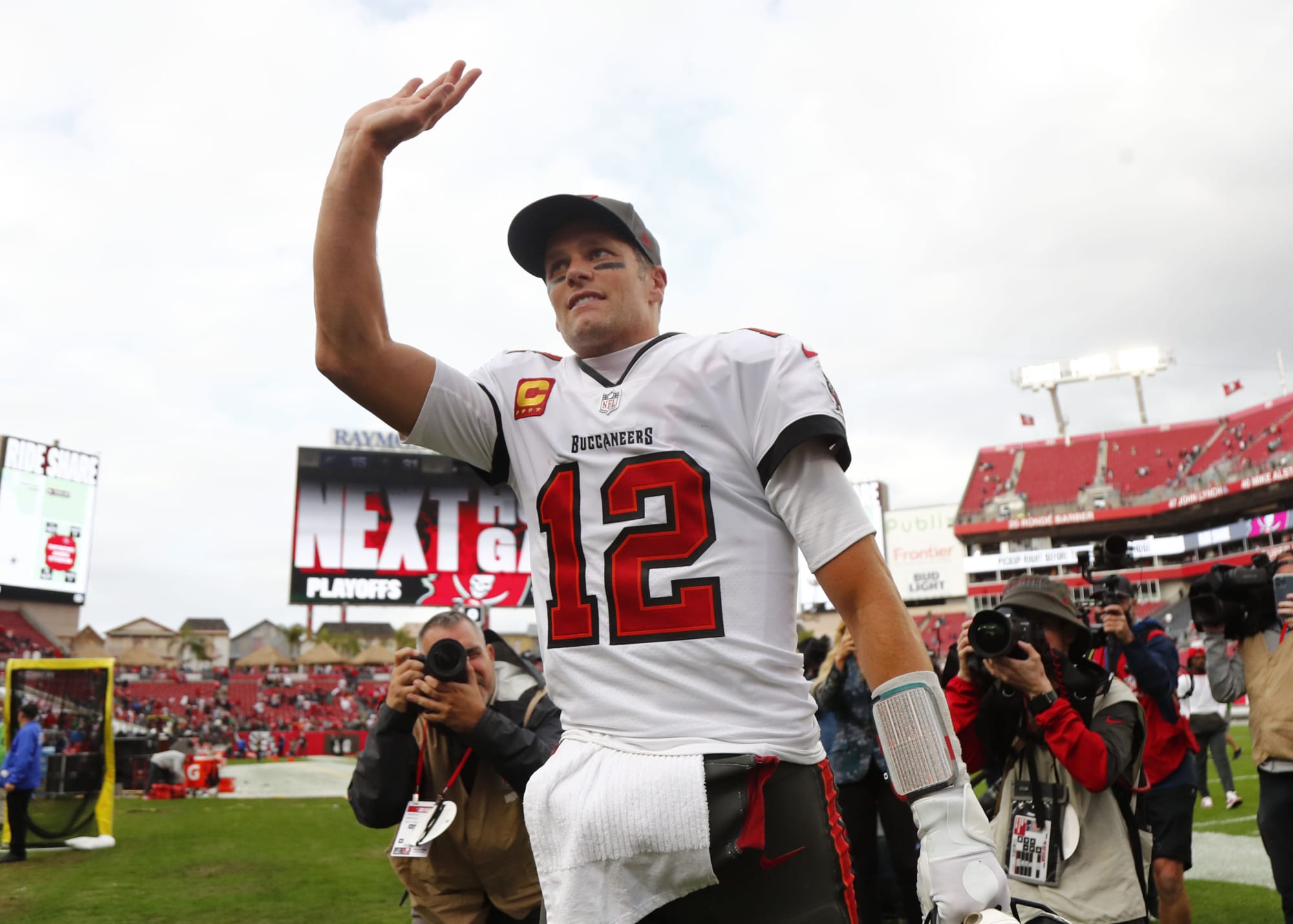 Tom Brady's former teammates think he'll retire...