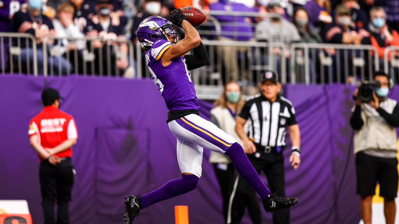 Vikings Top Bears to End 2021 Season