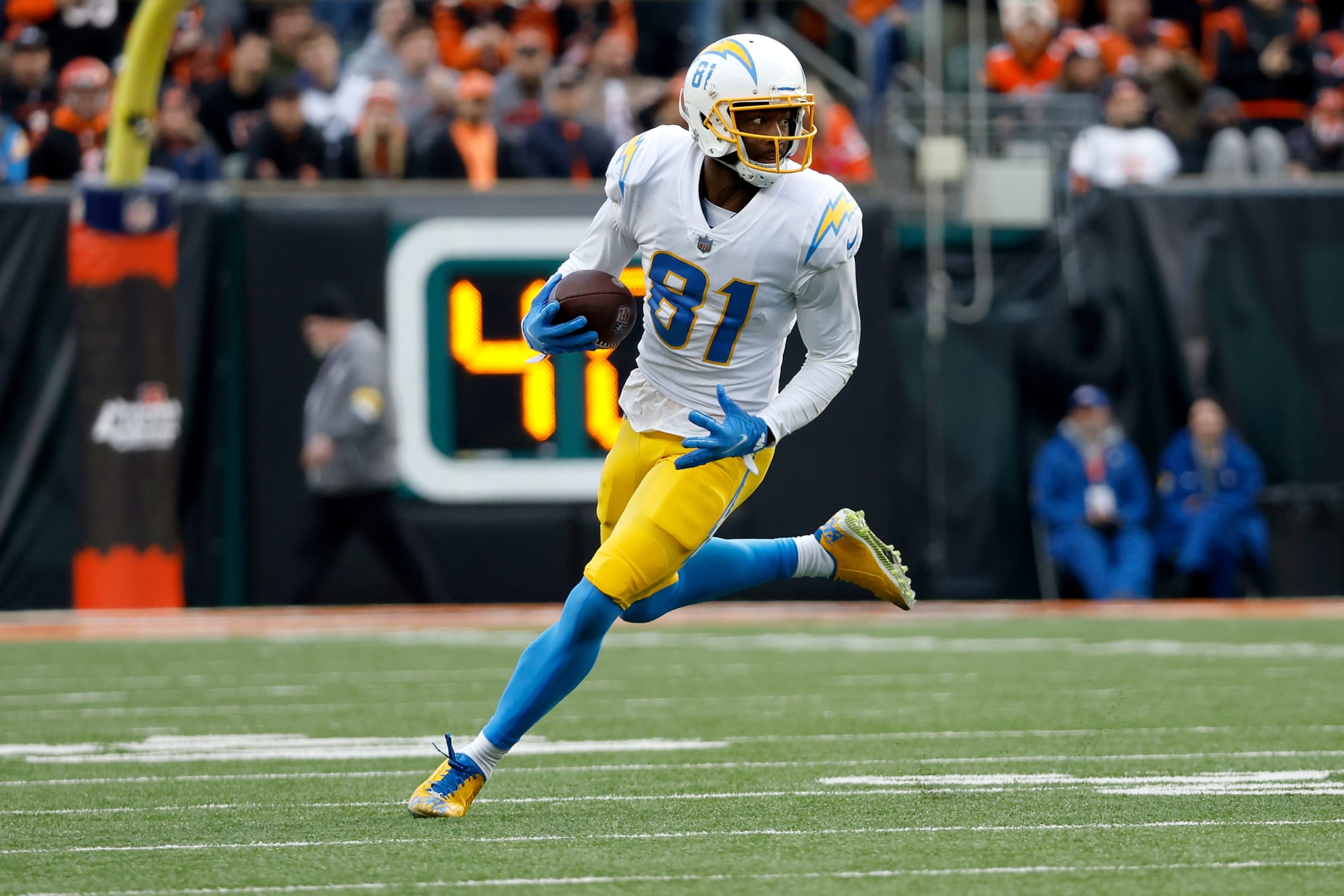 5 landing spots for Mike Williams in 2022 NFL free...