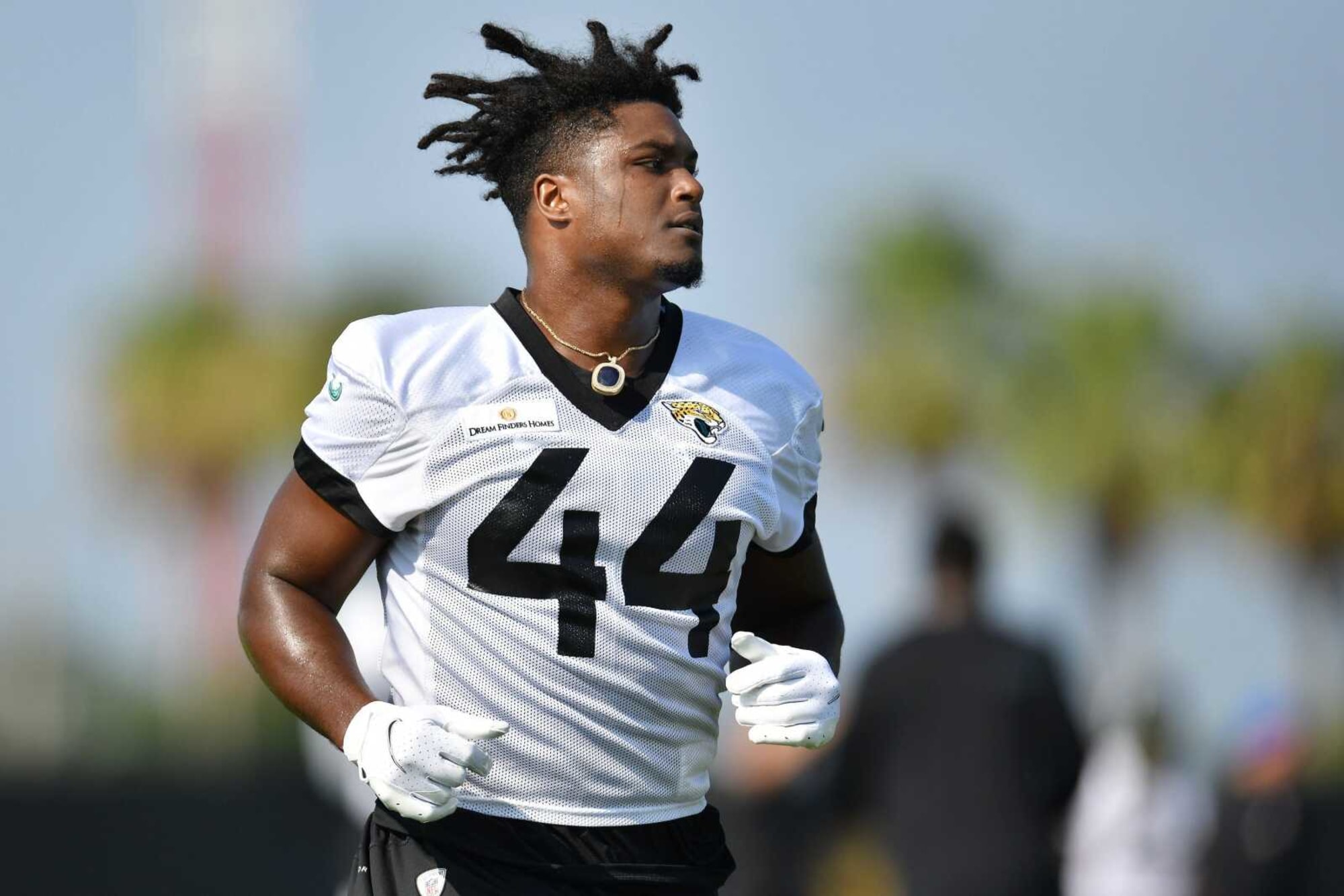 Steelers go all-out signing linebacker Myles Jack...