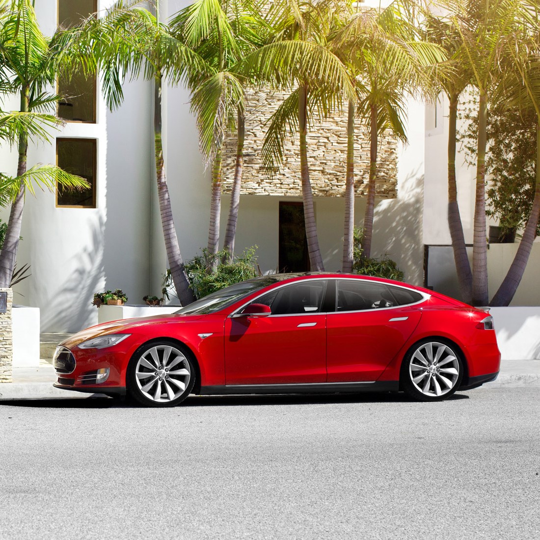 Gm and tesla win top auto awards
