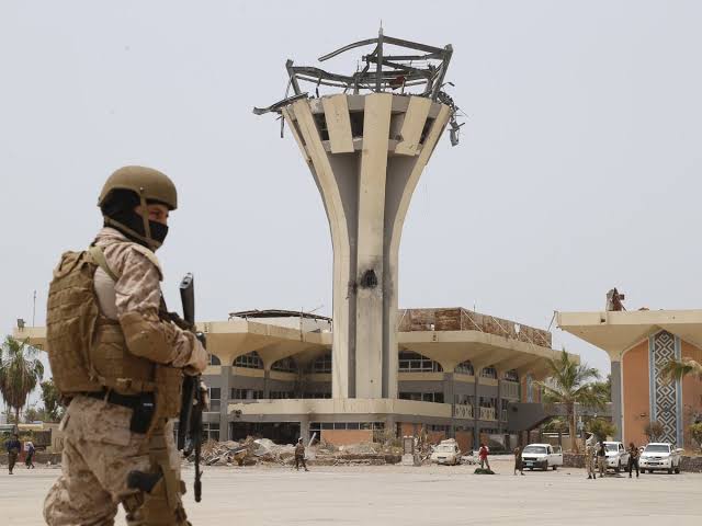 الجنوب اليمني ساحة صراع سعودي&ndash;إماراتي: انفجارات وفساد ونهب للمال العام