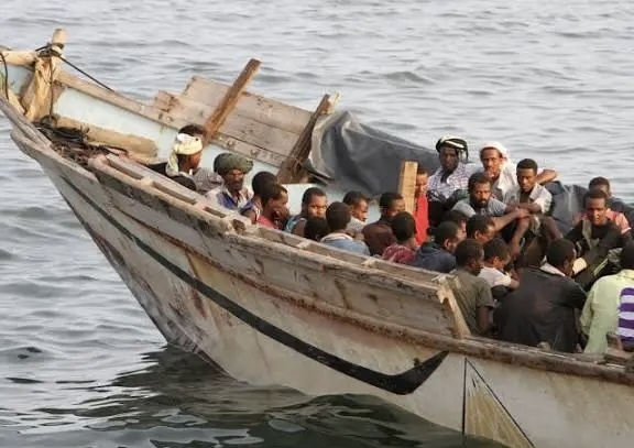 اغراق اليمن بالمهاجرين الأفارقة بتواطؤ الاحتلال ومرتزقته بالجنوب اغراق اليمن بالمهاجرين الأفارقة بتواطؤ الاحتلال ومرتزقته بالجنوب