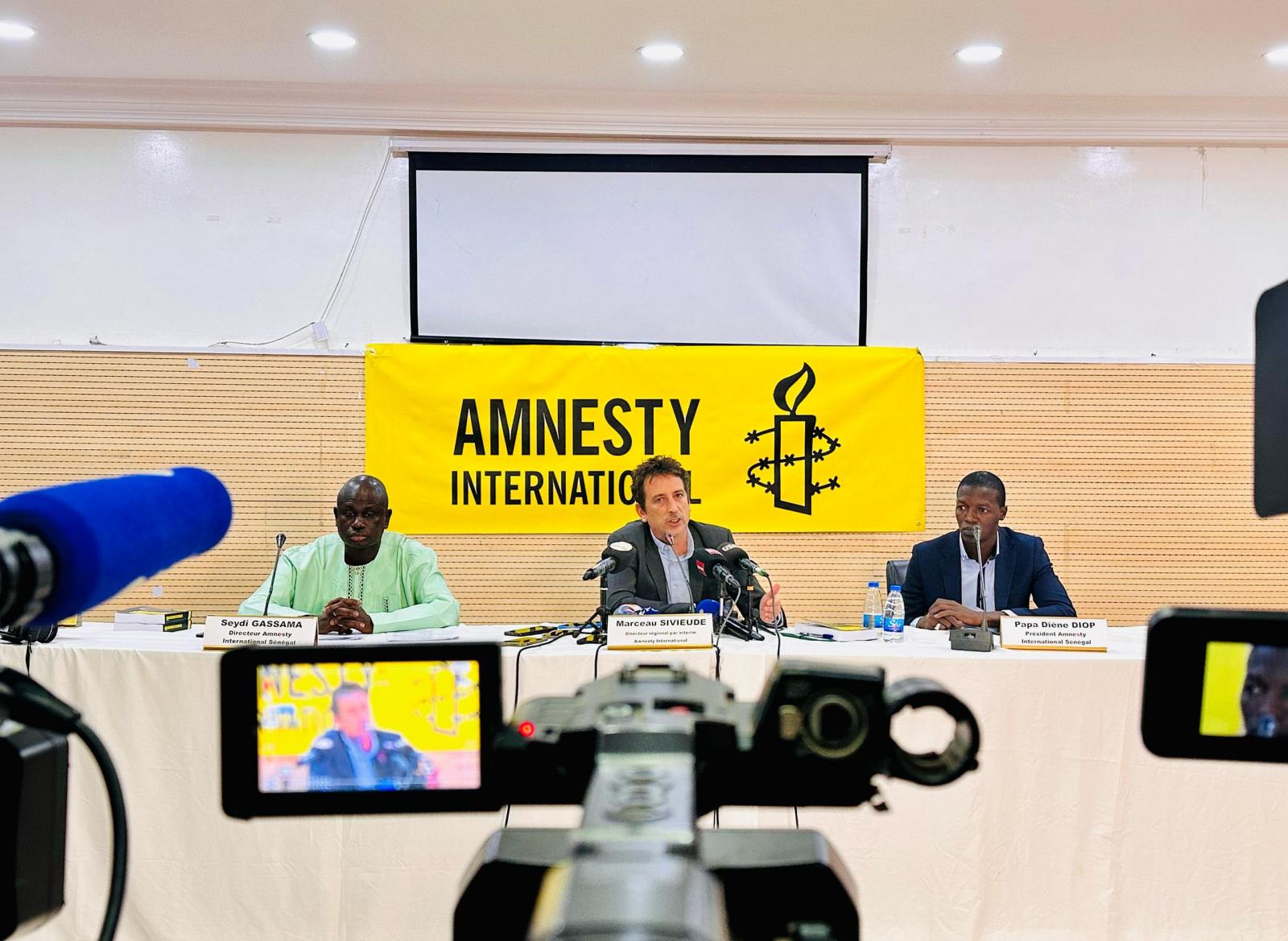 Lire la suite à propos de l’article Amnistie International condamne la fermeture des médias non conformes!