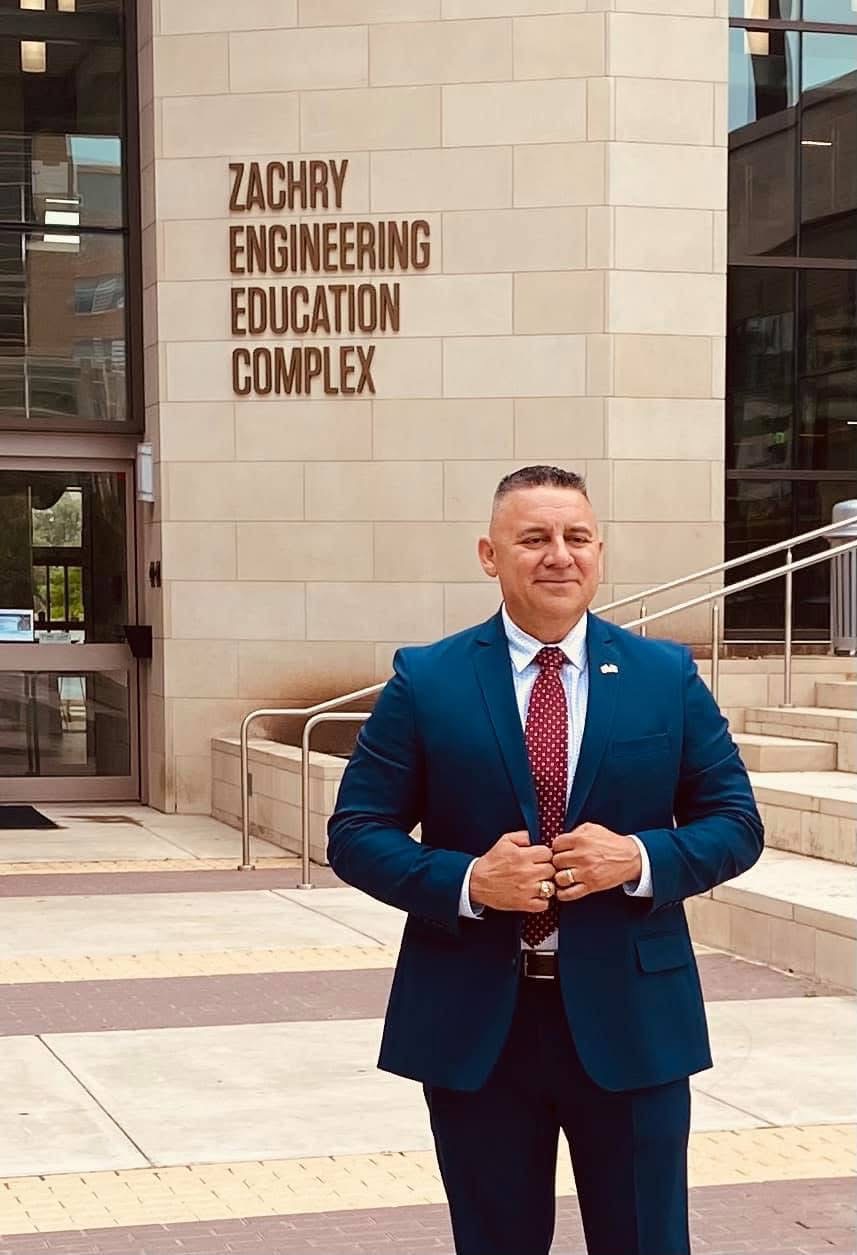 Manny Sanchez | 2 Circle Inc.